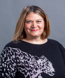 Valerie Owen's headshot
